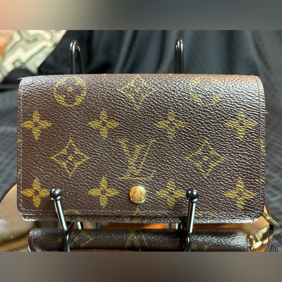 Louis Vuitton Handbags - Louis Vuitton Zip Wallet